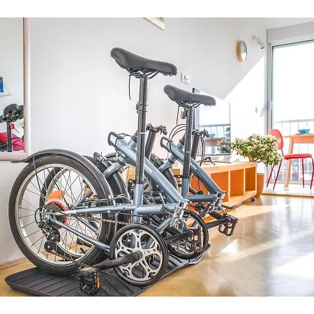 Summer Blue Bikes4free Reduced Apartment